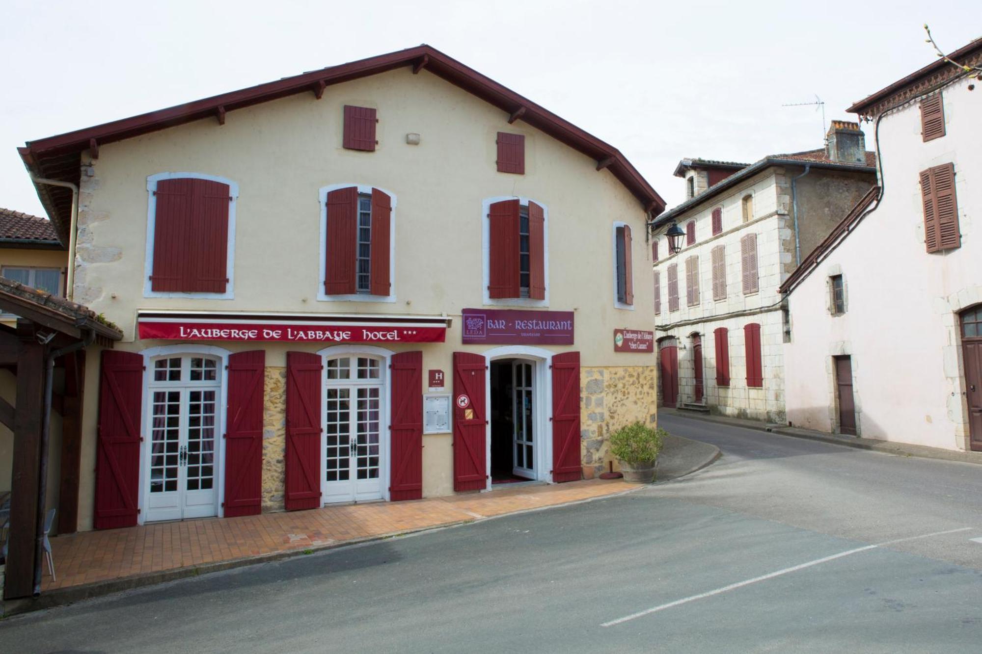 L'Auberge De L'Abbaye Sorde-l'Abbaye Luaran gambar